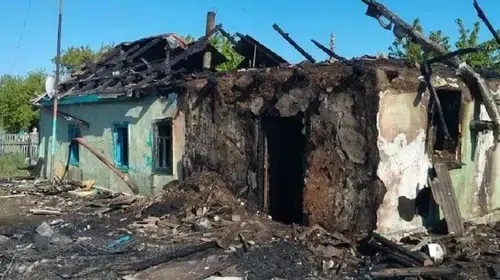 Omsk bölgesinde büyük acı: Bir aile yangınla yok oldu