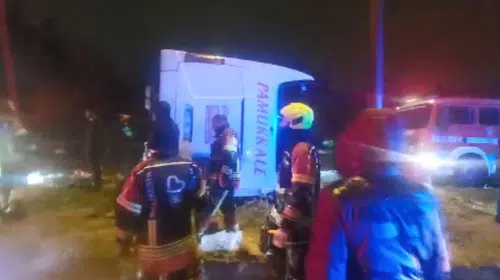 Bandırma'da gece yarısı dehşeti: Yolcu otobüsü devrildi, acı bilanço ağır