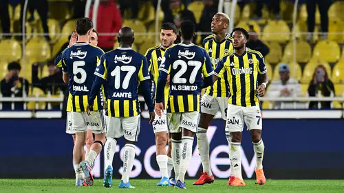 Zirve takibini sürdüren Fenerbahçe'de kritik viraj: Konya yolculuğu öncesi kadroda sürpriz fireler