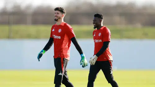 Manchester United'da büyük değişim: İki eldivenin de bileti kesildi!