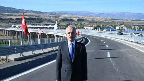 İstanbul trafiğini rahatlatacak dev projede sona gelindi: İstanbulluların beklemiş olduğu metro müjdesi Bakan'dan geldi