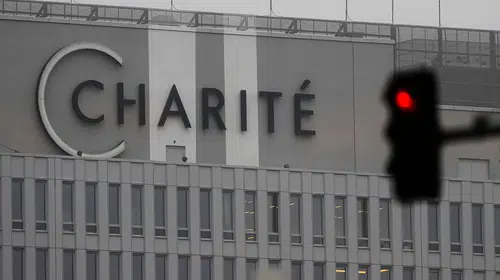 Almanya'da kritik transfer: Ebola ile mücadele eden doktor Charité'de