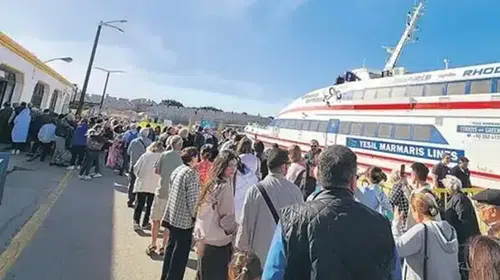 Ege’de vize kolaylığı turist sayısını katladı: Feribot ücretlerinde astronomik farklar tartışılıyor