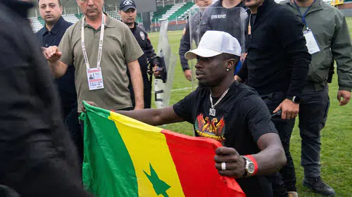 Sahada büyük karışıklık: Şampiyonluk kutlamasında Senegal bayrağı krizi