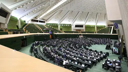 Tahran’da tedbir alarmı: Meclis oturumlarını dijital ortama taşıyor