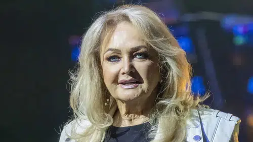 Ünlü şarkıcı Bonnie Tyler'dan sevenlerini üzen haber: Yoğun bakımda yaşam mücadelesi veriyor