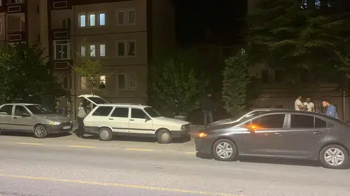 Şifa dağıtmaya gittikleri evde kabusu yaşadılar: Bıçaklı kardeşler sağlıkçıları rehin aldı
