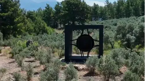 Muğla kırsalındaki gizemli heykel sanat eseri çıktı