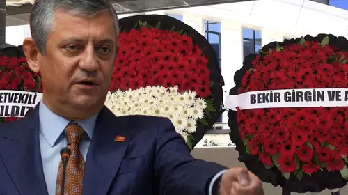 Cenaze töreninde çelenk krizi yaşandı