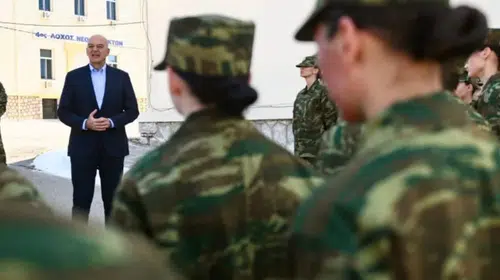Yunanistan ordusunda gönüllü kadın asker projesinde kriz