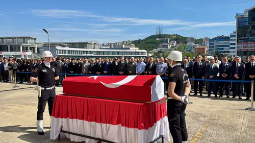 Gebze Adliyesinde hüzünlü veda Savcı Ayhan Uyumaz son yolculuğuna uğurlandı