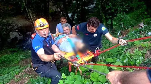 Yalova'da vadiye yuvarlanan motosiklet sürücüsü sağ kurtuldu