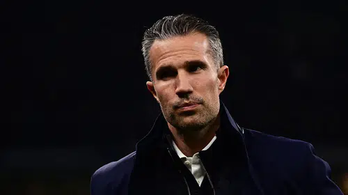 Feyenoord yönetimi Van Persie ile devam etmeme kararı aldı