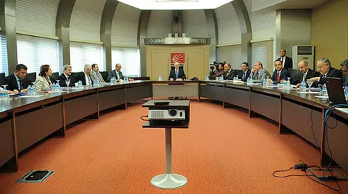 CHP'de yönetim kadrosu şekilleniyor: Yeni MYK yarın netleşebilir