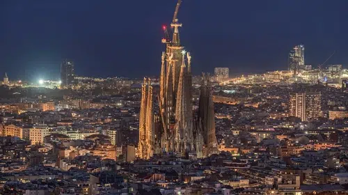 Sagrada Familia Yüzyılı Aşan İnşaat Sürecini Noktaladı