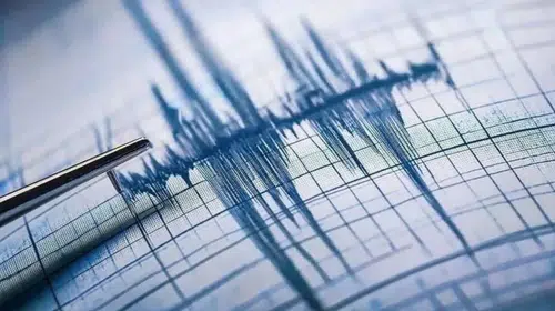 Ege Denizi Karaburun açıklarında gece yarısı deprem paniği