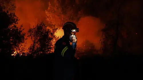 Yunanistan genelinde alevlerle mücadele mesaisi devam ediyor