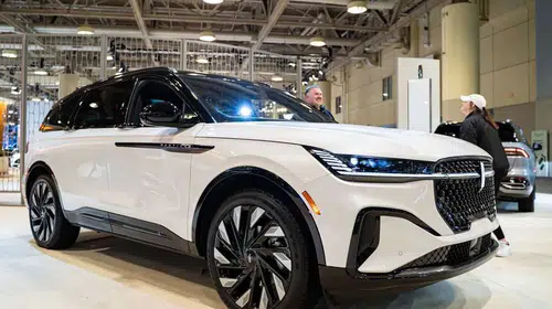 Ford Lincoln modelleri için üretim rotasını Çin'den ABD'ye çevirdi