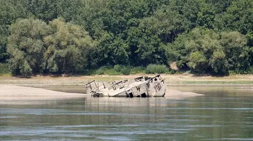 Tuna Nehri suları çekilince İkinci Dünya Savaşı enkazı belirdi