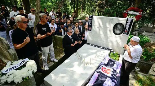 Beşiktaş'ın onursal başkanı Süleyman Seba kabri başında anıldı