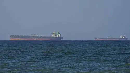 Hürmüz Boğazı'nda BAE'ye ait iki petrol tankerine saldırı düzenlendi