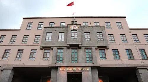 Yalova semalarında eğitim uçuşu yapan F-16 uçağı düştü