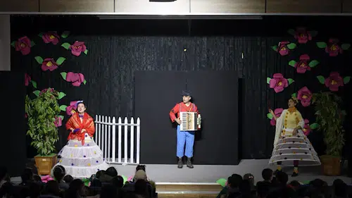 Aydın Şehir Tiyatroları, İlçelerdeki Sahne Performanslarıyla Sanatseverlerle Buluşuyor!