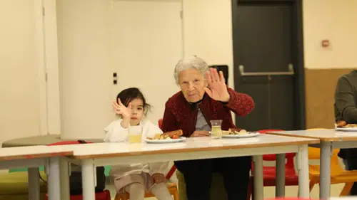 Alanya'da Kuşaklar Buluştu: Farklı Yaşam Deneyimleri ve Paylaşımlar!