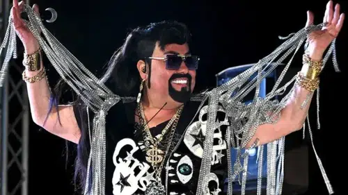 Kobra Murat'ın Sağlığı Hakkında Tartışmalar Sürüyor: Ölüm İddiaları ve Hayatına Dair Bilgiler!