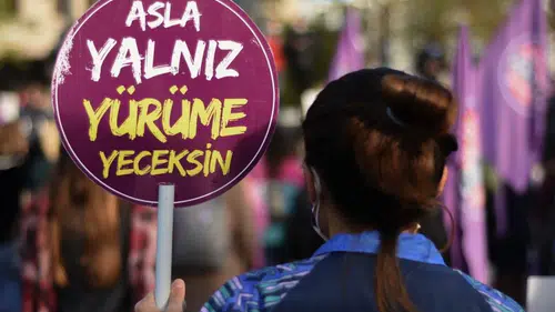 Polisin "tecavüz" ettiği kadın: Benim de sesimi duyun