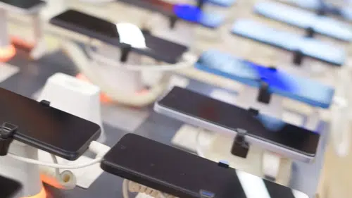 Akıllı telefon devlerinde büyük değişim: Yönetim tek çatı altında toplandı