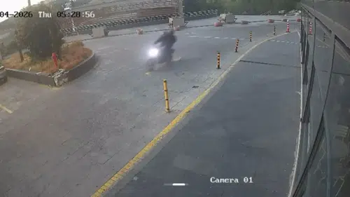 Sultangazi'de alışveriş merkezine motosikletli saldırı