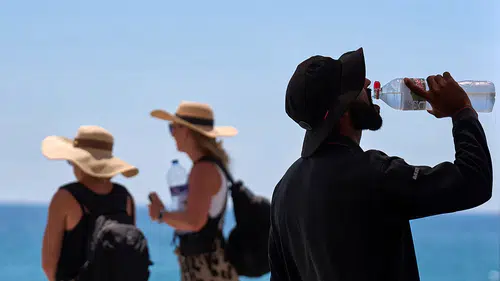 İspanya genelinde aşırı sıcaklar nedeniyle geleneksel ateşler yasaklandı