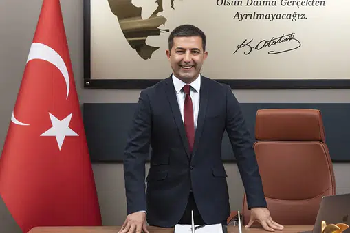 Ömer Günel: Kuşadası'nın Yeni Belediye Başkanı'nın Hayatı ve Kariyer Yolculuğu