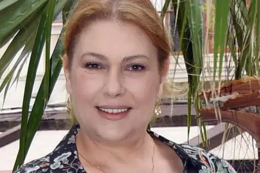 Eşref Rüya'nın Gülümser Karakteri: Zeynep Erolat Hakkında Bilmeniz Gerekenler