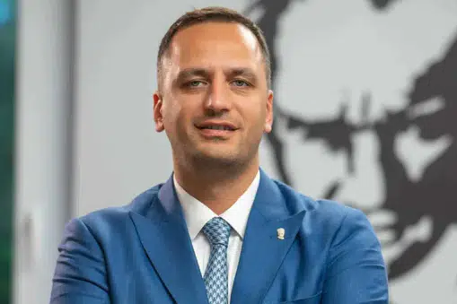 Bornova Belediye Başkanı Ömer Eşki'nin Kimliği ve Gözaltı Sebepleri