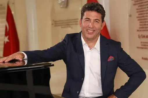 Emre Kınay: Şarkıcı ve Oyuncunun Yaşı ve Memleketi Hakkında Her Şey!