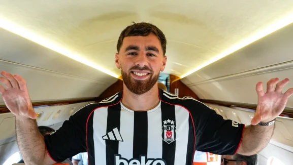 Orkun Kökçü Resmen Kartal Oldu! İmza Töreni ve Forma Numarası Belli!