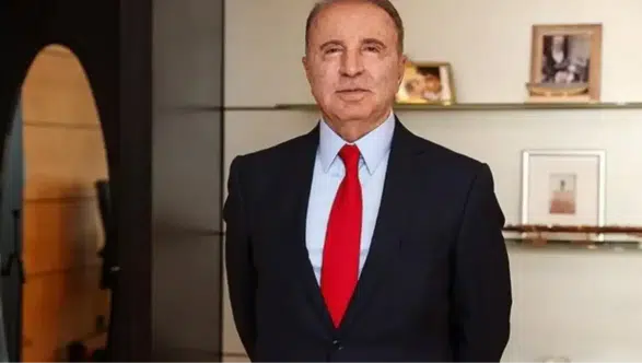 Ünal Aysal: İş Dünyasının Zirvesindeki İsim ve Serveti Hakkında Bilgiler