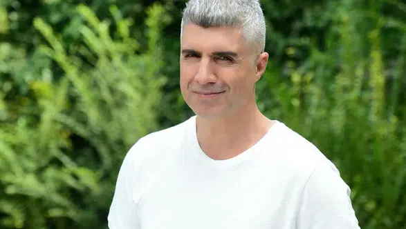 Bayram Coşkusunun Zirve Noktası! Özcan Deniz ve Oğlu Kuzey'in Neşeli Anları Sosyal Medyada Göz Doldurdu!