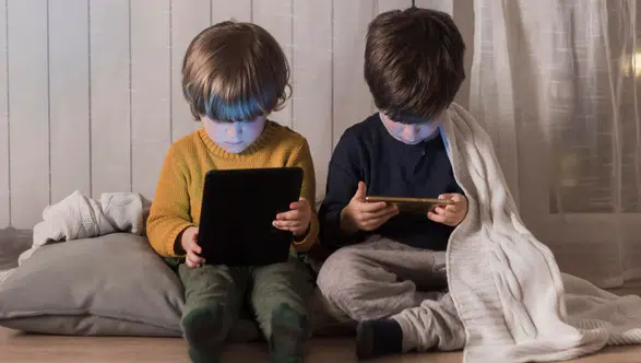 Sosyal Medyada Yaş Sınırlaması: Çocukların Üzerinde Oluşturabileceği Etkiler Nelerdir?