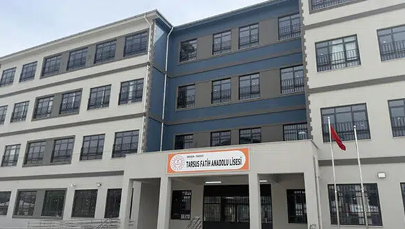 Mersin'de Lise Öğrencisi Okulda Silah ile Yakalandı: Olay Şok Etkisi Yarattı!