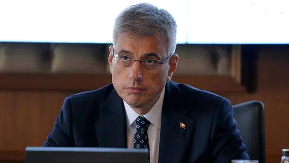 Bakan Memişoğlu’nun Bitlis ziyareti tartışma yarattı: Konvoy uzunluğu sosyal medyanın diline düştü