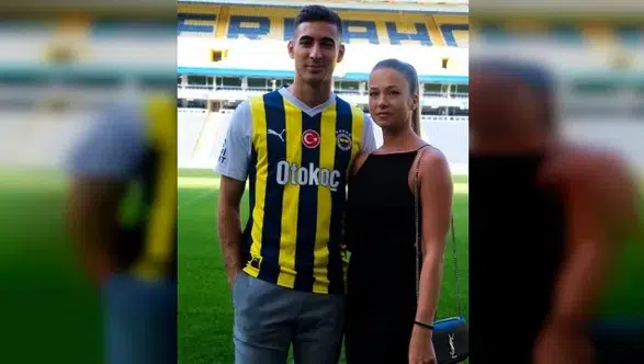 Mert Müldür'ün nişanlısına yaptığı sürpriz sosyal medyayı salladı: O lakabın sırrı meğer spor geçmişindeymiş