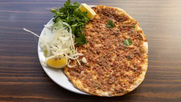 Lahmacunu bin 450 liraya satmaya kalkan işletmeye Bakanlık tokadı: Fahiş fiyat cezası kesildi
