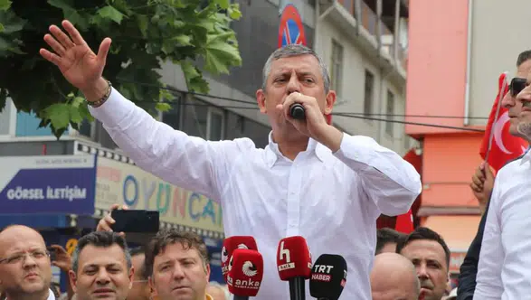 Özgür Özel Denizli ziyaretinde siyasi engellemelere tepki gösterdi