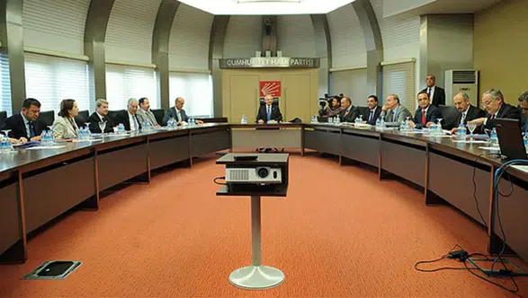 CHP'de yönetim kadrosu şekilleniyor: Yeni MYK yarın netleşebilir