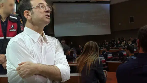 İmamoğlu adliye koridorlarında yaşanan arbedeye tepki gösterdi