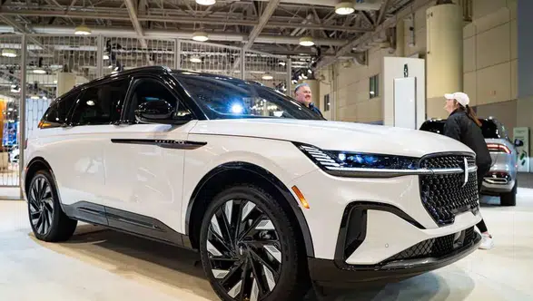 Ford Lincoln modelleri için üretim rotasını Çin'den ABD'ye çevirdi