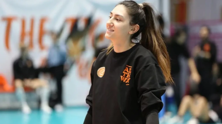 Voleybol Sahnesinin Yükselen İsmi Yaprak Erkek Nereli, Kaç Yaşında?